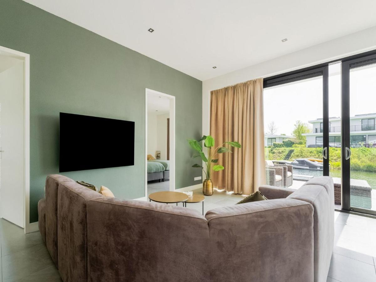 Swanky Villa In Zeewolde With Garden Luaran gambar