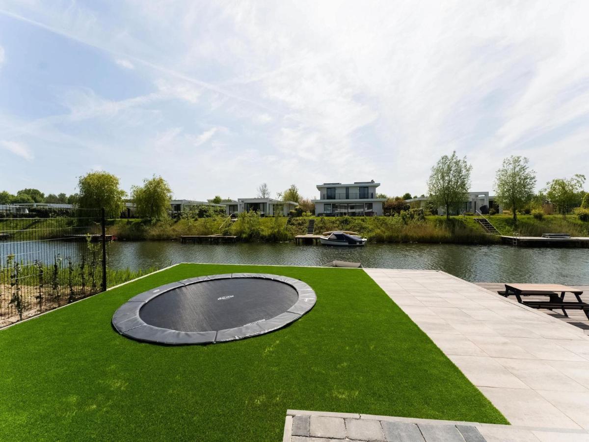 Swanky Villa In Zeewolde With Garden Luaran gambar