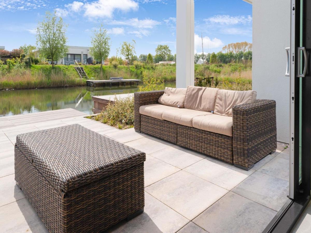 Swanky Villa In Zeewolde With Garden Luaran gambar